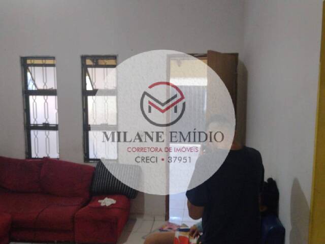 #127 - Casa para Venda em Catalão - GO - 2