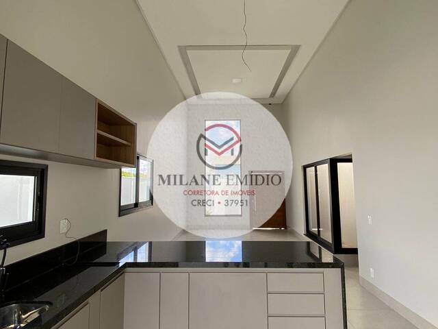 #153 - Casa para Venda em Catalão - GO - 2