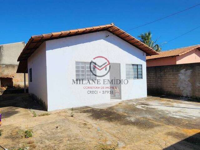 #243 - Casa para Venda em Catalão - GO - 2